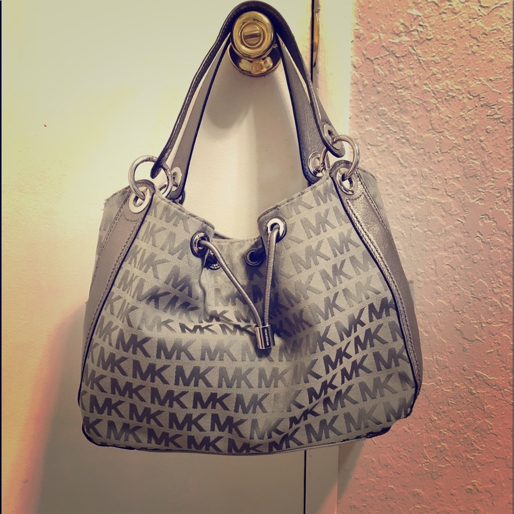 Michael Kors like new women’s purse.